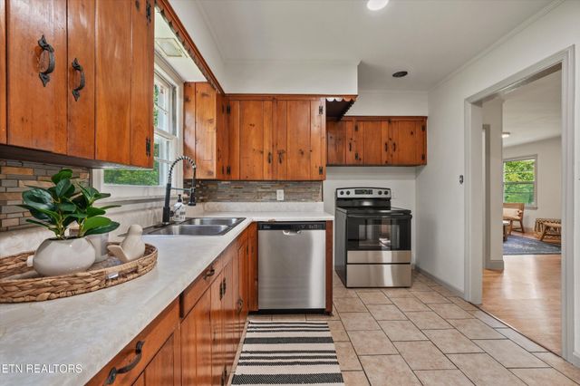 1415 Creekwood Drive, Knoxville, TN 37918
