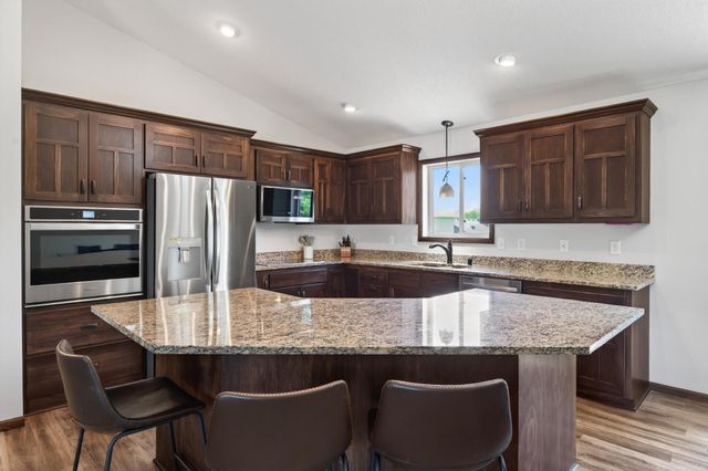 1128 243rd Lane NE, East Bethel, MN 55005