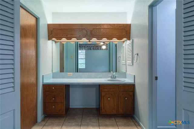 304 Hill Country Lane, San Antonio, TX 78232