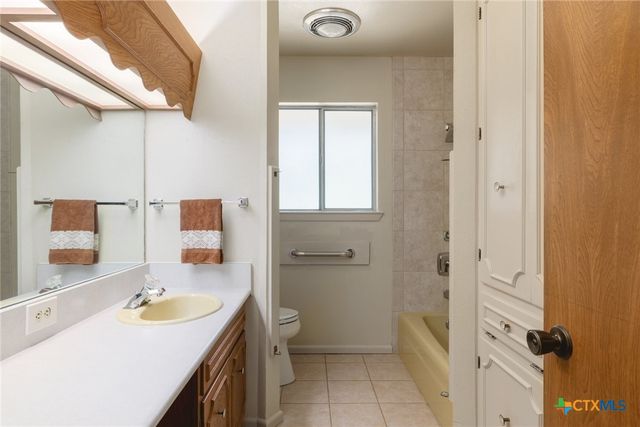 304 Hill Country Lane, San Antonio, TX 78232