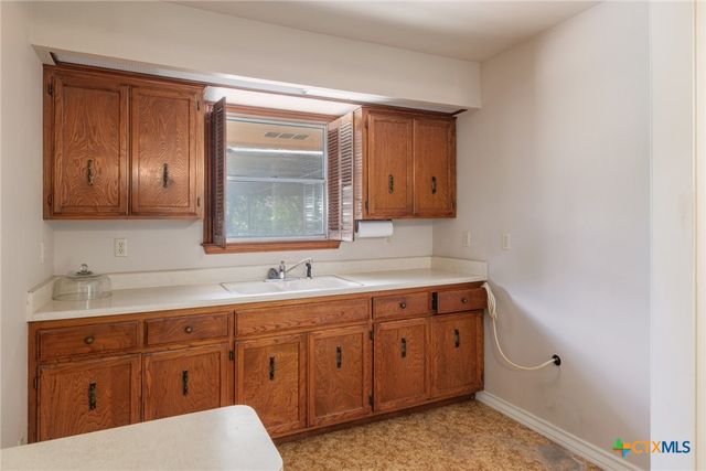 304 Hill Country Lane, San Antonio, TX 78232