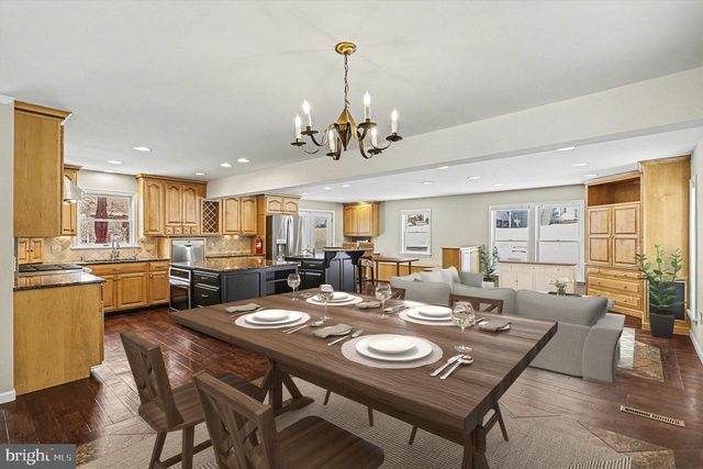 222 E 6TH ST, Lititz, PA 17543