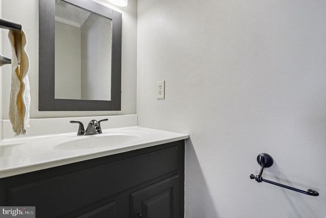 222 E 6TH ST, Lititz, PA 17543