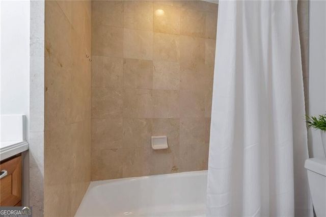 2881 Peachtree Road NE 702, Atlanta, GA 30305