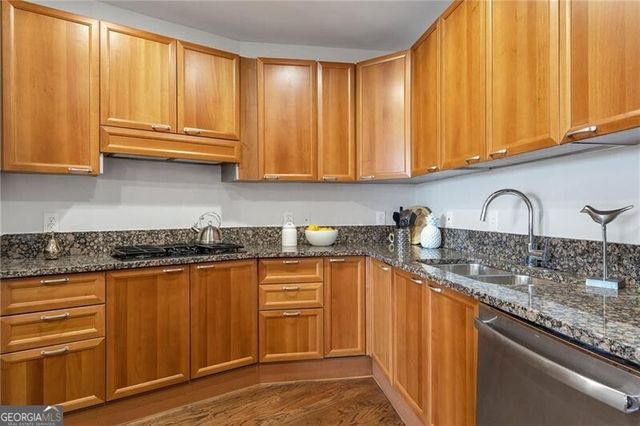 2881 Peachtree Road NE 702, Atlanta, GA 30305