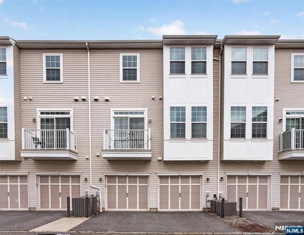 90 Wesmont Drive, Wood Ridge, NJ 07075