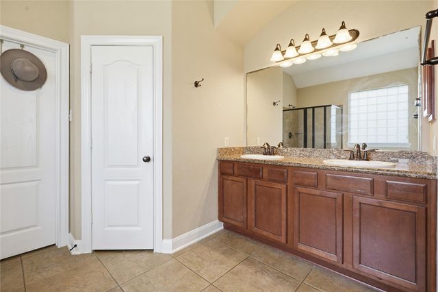 201 Bailey Brook Lane, Dickinson, TX 77539