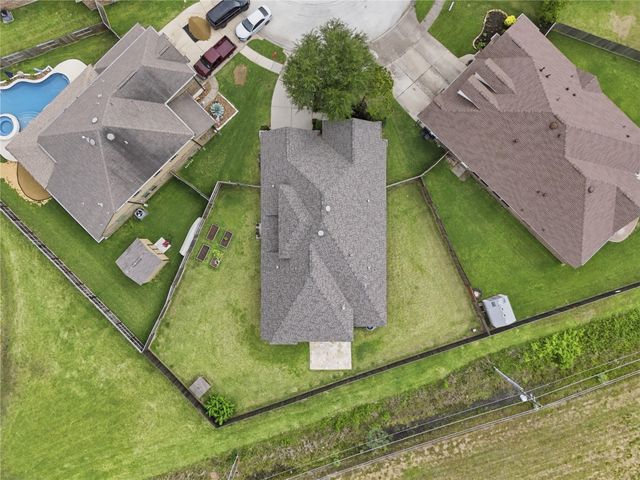 201 Bailey Brook Lane, Dickinson, TX 77539