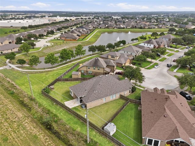 201 Bailey Brook Lane, Dickinson, TX 77539