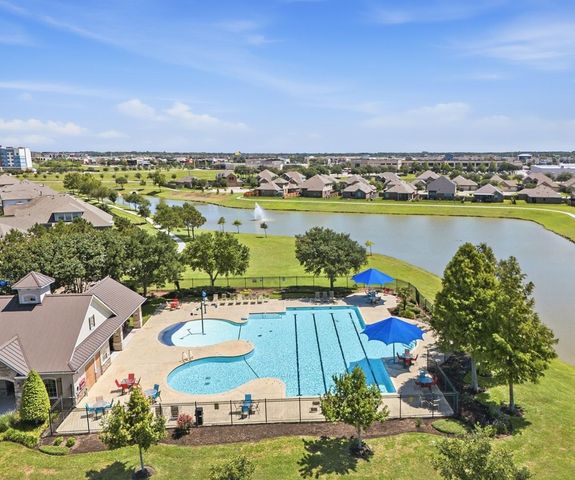 201 Bailey Brook Lane, Dickinson, TX 77539