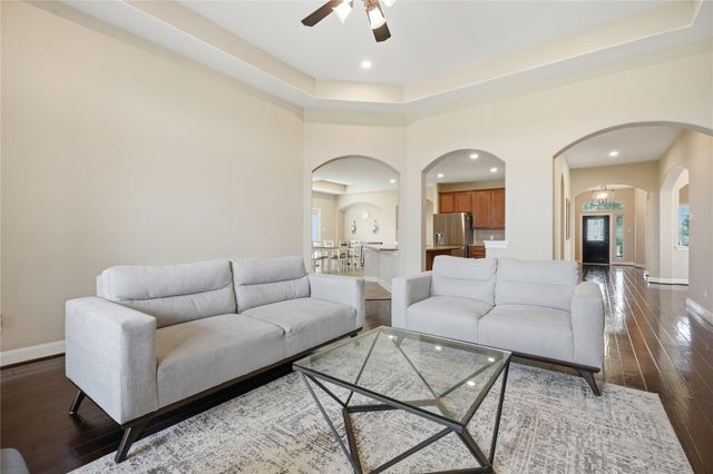 201 Bailey Brook Lane, Dickinson, TX 77539