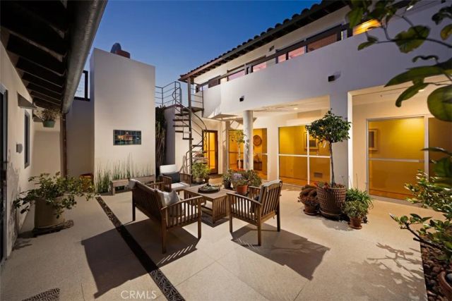 130 Mcknight, Laguna Beach, CA 92651