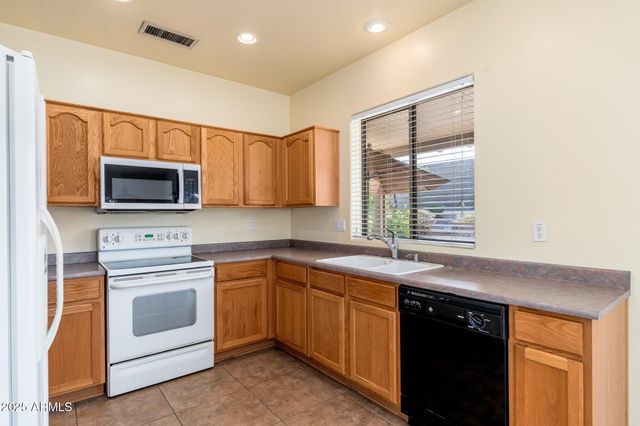 20828 N SHADOW MOUNTAIN Drive, Surprise, AZ 85374