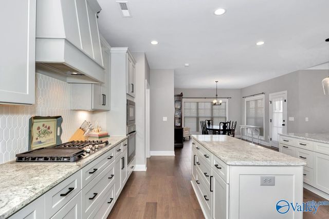 2018 Rosebury Lane, Huntsville, AL 35803