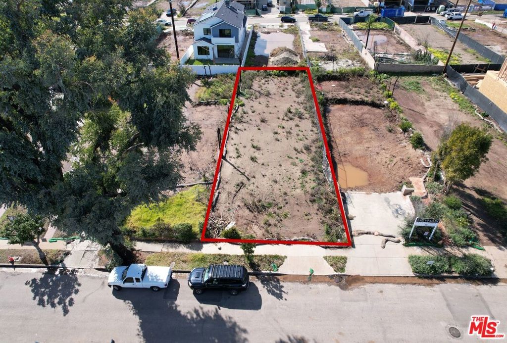 Image 6 of property listing at 1027 Hartzell Street, Pacific Palisades, CA 90272