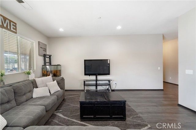 3470 Bryce Canyon Way, Perris, CA 92570