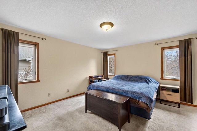 8910 S River Edge DRIVE, Oak Creek, WI 53154