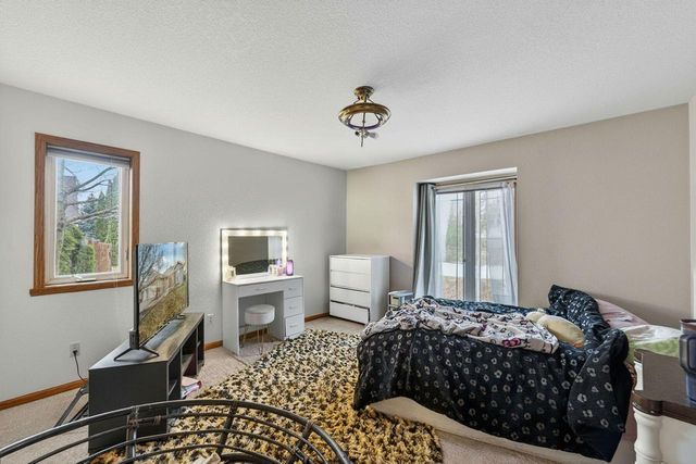 8910 S River Edge DRIVE, Oak Creek, WI 53154