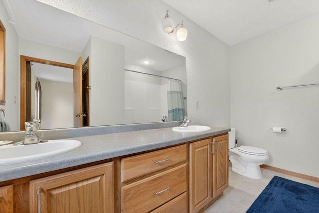 8910 S River Edge DRIVE, Oak Creek, WI 53154