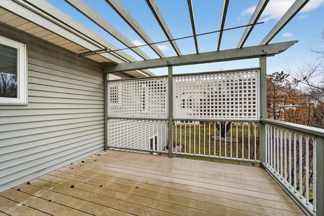 8910 S River Edge DRIVE, Oak Creek, WI 53154