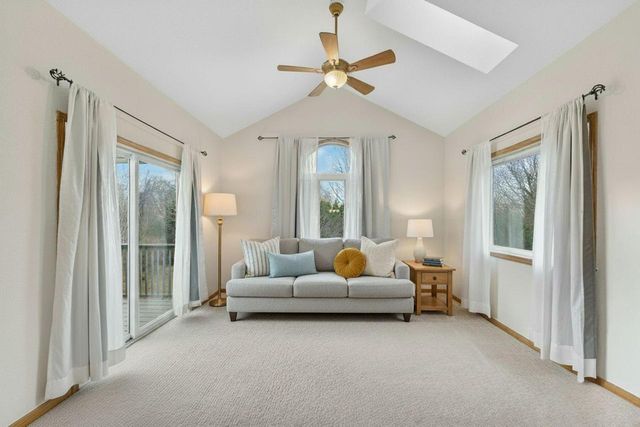 8910 S River Edge DRIVE, Oak Creek, WI 53154