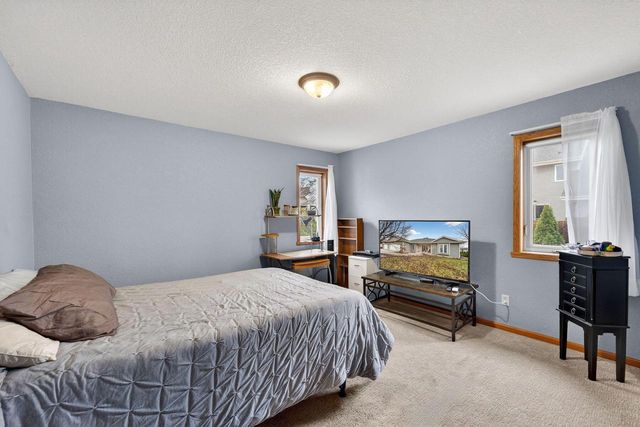 8910 S River Edge DRIVE, Oak Creek, WI 53154