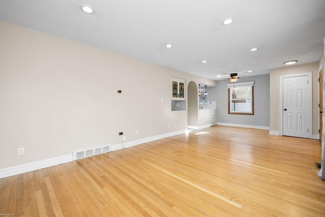 1116 Symes Court, Royal Oak, MI 48067