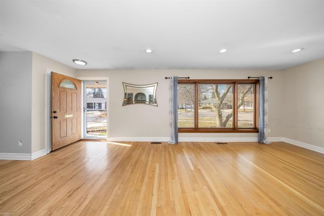 1116 Symes Court, Royal Oak, MI 48067