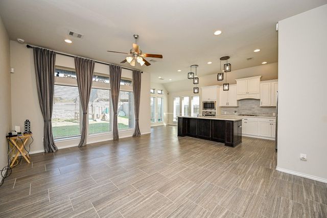 13809 Crystal Harbor Lane, Pearland, TX 77584