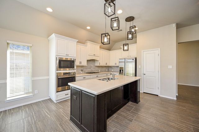 13809 Crystal Harbor Lane, Pearland, TX 77584