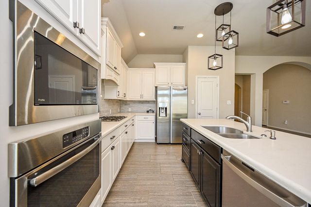 13809 Crystal Harbor Lane, Pearland, TX 77584