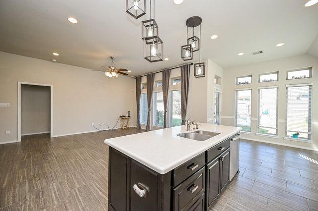 13809 Crystal Harbor Lane, Pearland, TX 77584