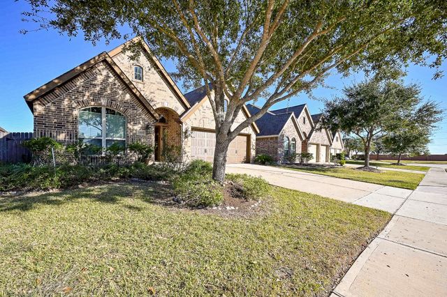 13809 Crystal Harbor Lane, Pearland, TX 77584