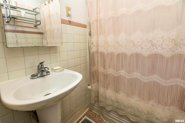 2320 McCord Street, Murphysboro, IL 62966