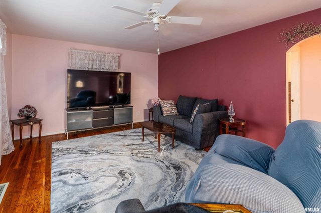 2320 McCord Street, Murphysboro, IL 62966