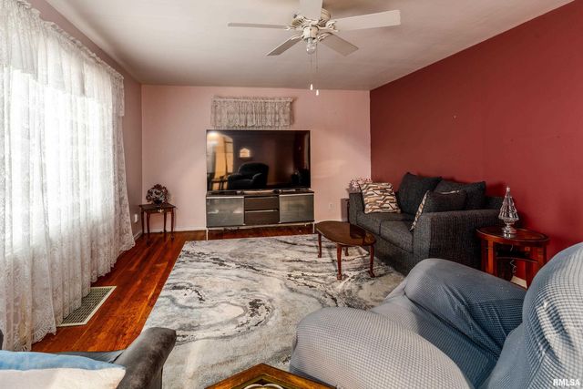 2320 McCord Street, Murphysboro, IL 62966