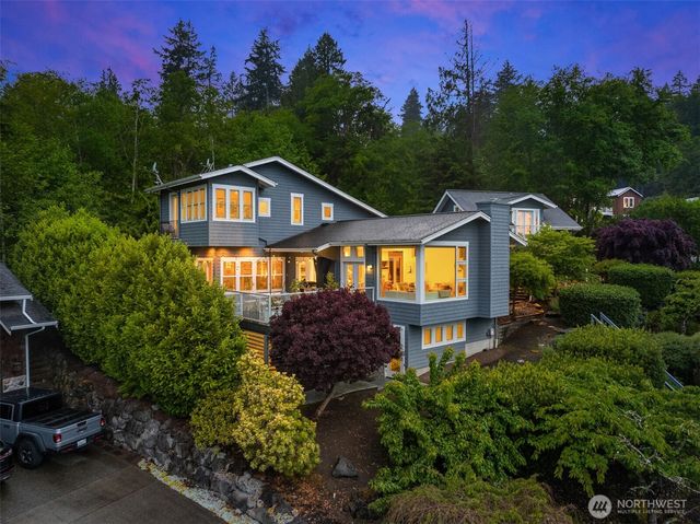 10555 NE Morning Lane, Bainbridge Island, WA 98110