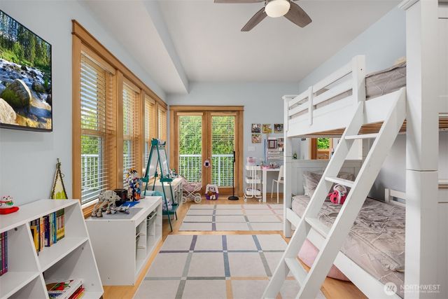 10555 NE Morning Lane, Bainbridge Island, WA 98110