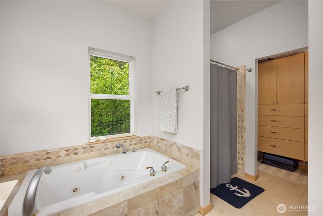 10555 NE Morning Lane, Bainbridge Island, WA 98110