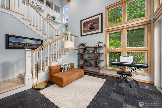 10555 NE Morning Lane, Bainbridge Island, WA 98110