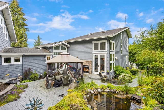10555 NE Morning Lane, Bainbridge Island, WA 98110