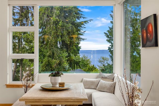 10555 NE Morning Lane, Bainbridge Island, WA 98110