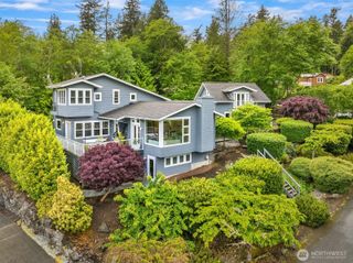 10555 NE Morning Lane, Bainbridge Island, WA 98110