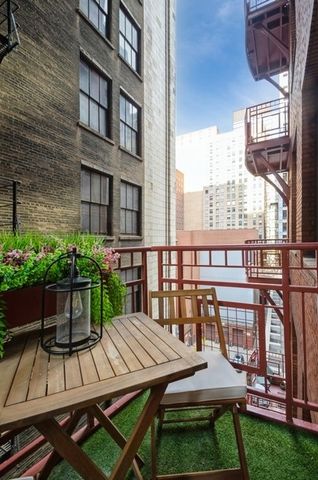 208 W Washington Street 703, Chicago, IL 60606