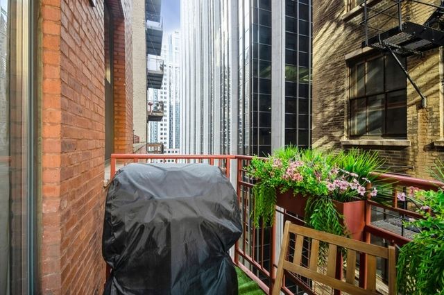 208 W Washington Street 703, Chicago, IL 60606