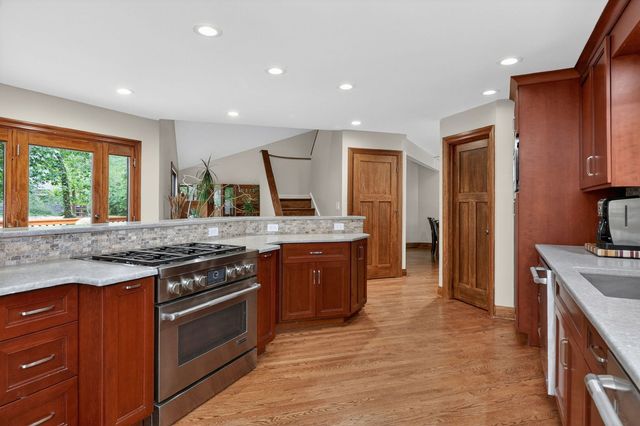 5337 Brookbank Road, Downers Grove, IL 60515