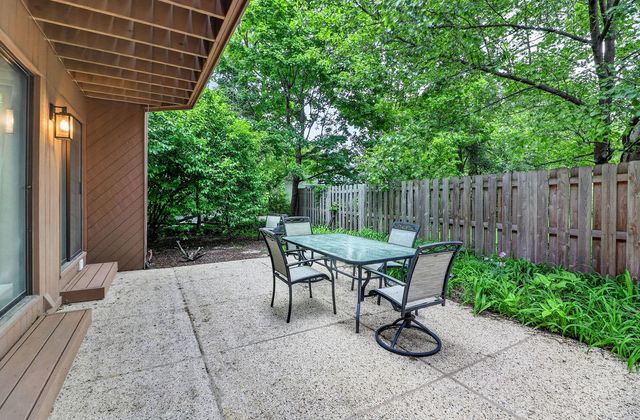 5337 Brookbank Road, Downers Grove, IL 60515