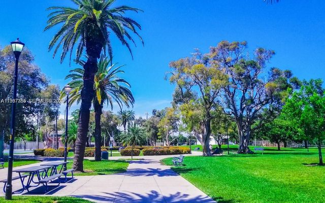 601 11th St 206, Miami Beach, FL 33139