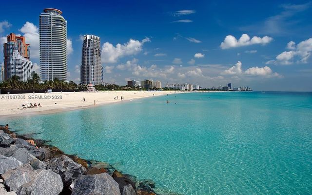 601 11th St 206, Miami Beach, FL 33139