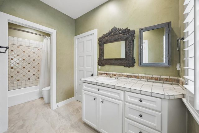 1106 Bayou Island Drive, Houston, TX 77024